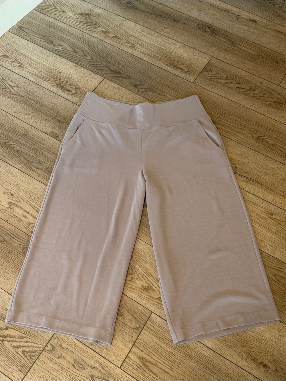 Athleta Wide-Leg Cropped Pants in Light Mauve